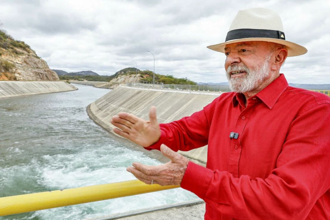 Lula se gaba ao inaugurar obra: ‘Deus deixou o sertão sem água’